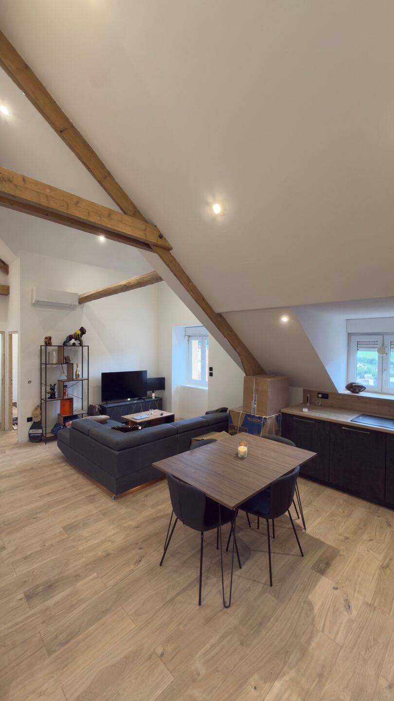Appartement 4 pièces 91 m² · à Villers-le-Lac · 91 m² · 320 000 €