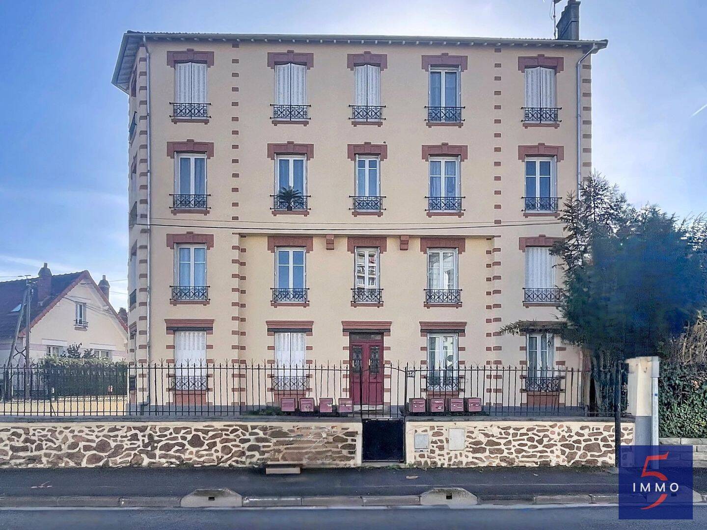 Appartement 3 pièces 53 m² · à Neuilly-sur-Marne · 52,8 m² · 159 000 €