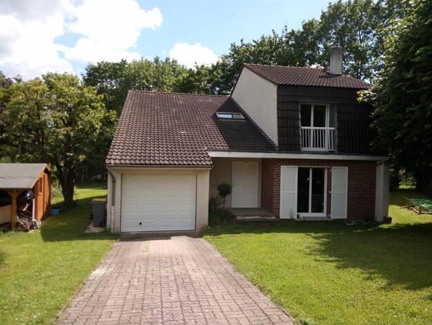 Maison à louer 2 200 € 6 pièces 4 chambres 142 m² 729 m² de terrain Ormesson sur Marne 94490