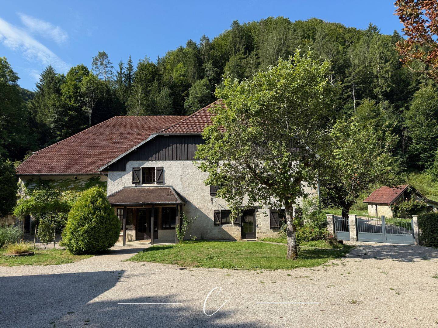 Maison 20 pièces 650 m² · à Ornans · 650 m² · 1 248 000 €