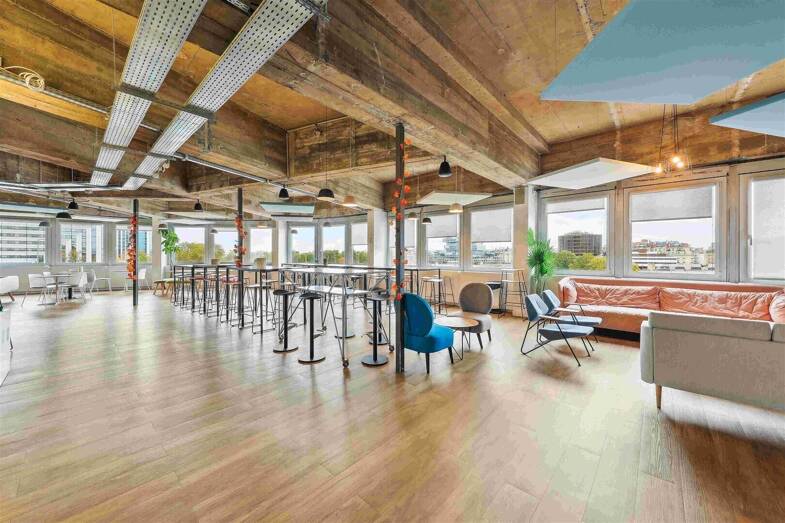 Espace bureau à vendre 9 000 000 € 1 993 m² de bureaux divisible à partir de 585 m² La Défense Puteaux 92800