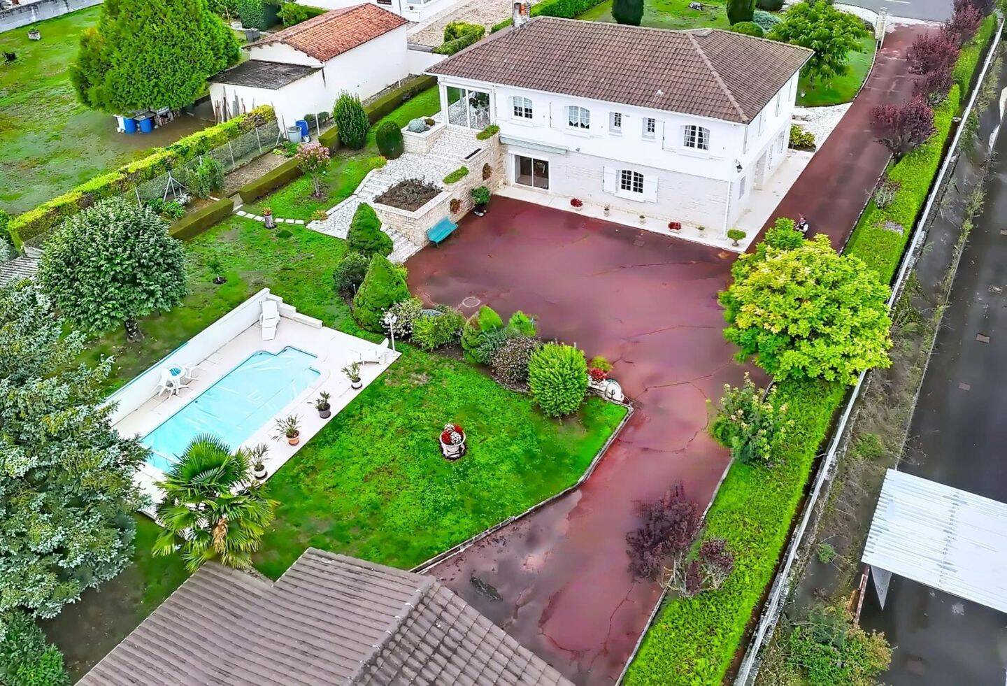 Maison 7 pièces 177 m² · à Châteauneuf-sur-Charente · 177 m² · 315 000 €