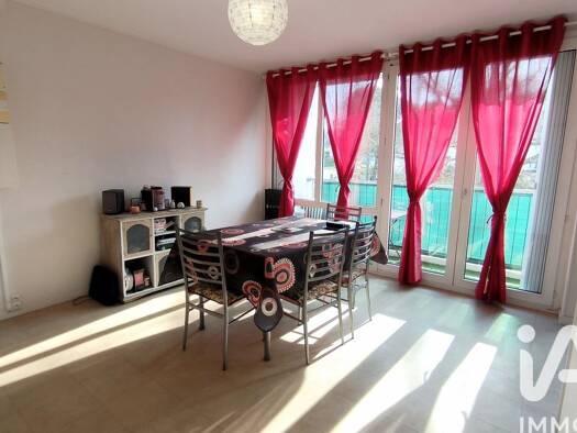 Appartement à vendre 62 000 € 3 pièces 1 chambre 57 m² Étage 3/4 Coueyto Mourenx 64150