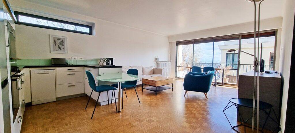 Appartement 3 pièces 69 m² · à Saint-Cloud · 69 m² · 2 110 €