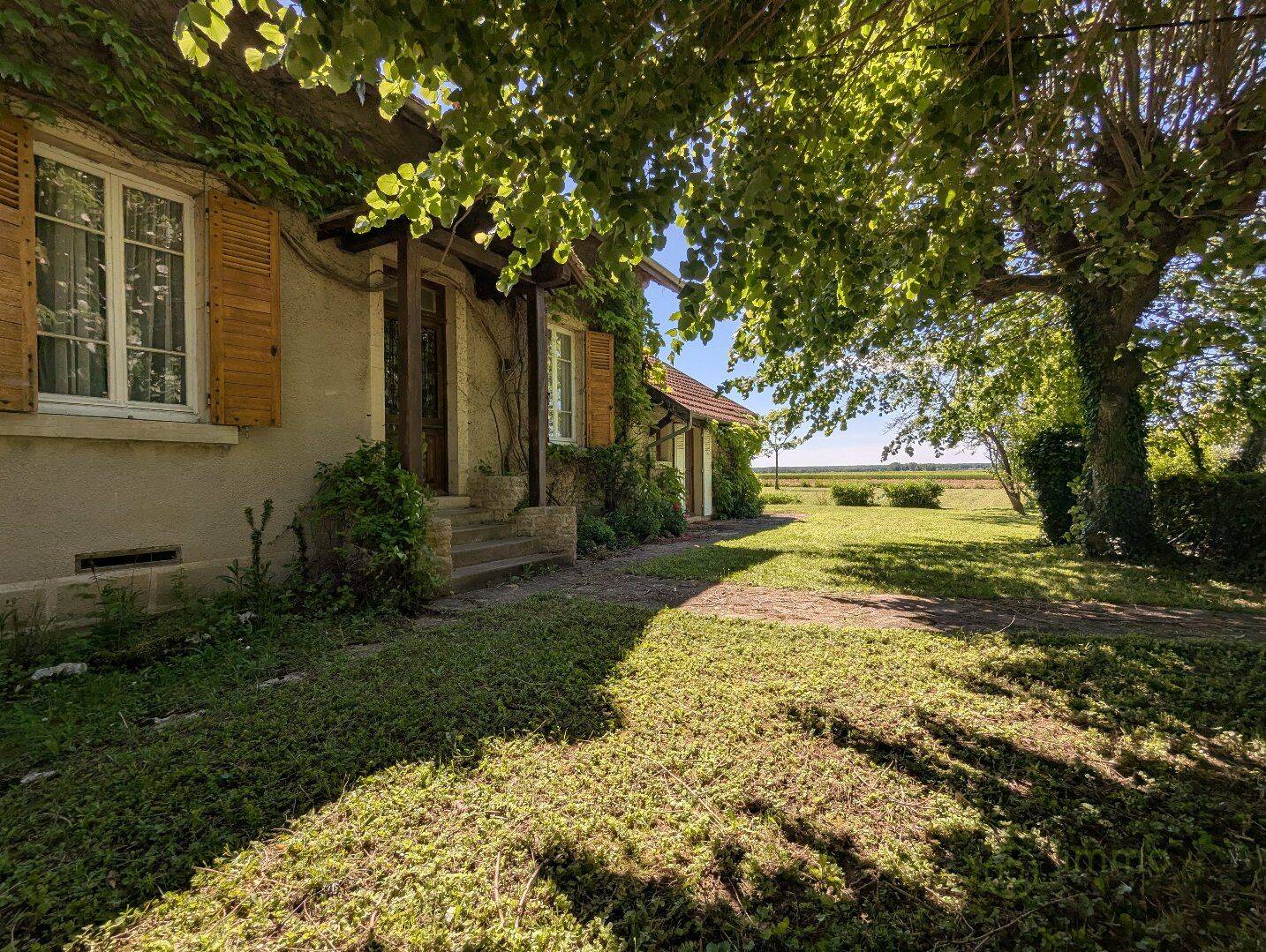 Maison 8 pièces 142 m² · à Merceuil · 142 m² · 325 000 €