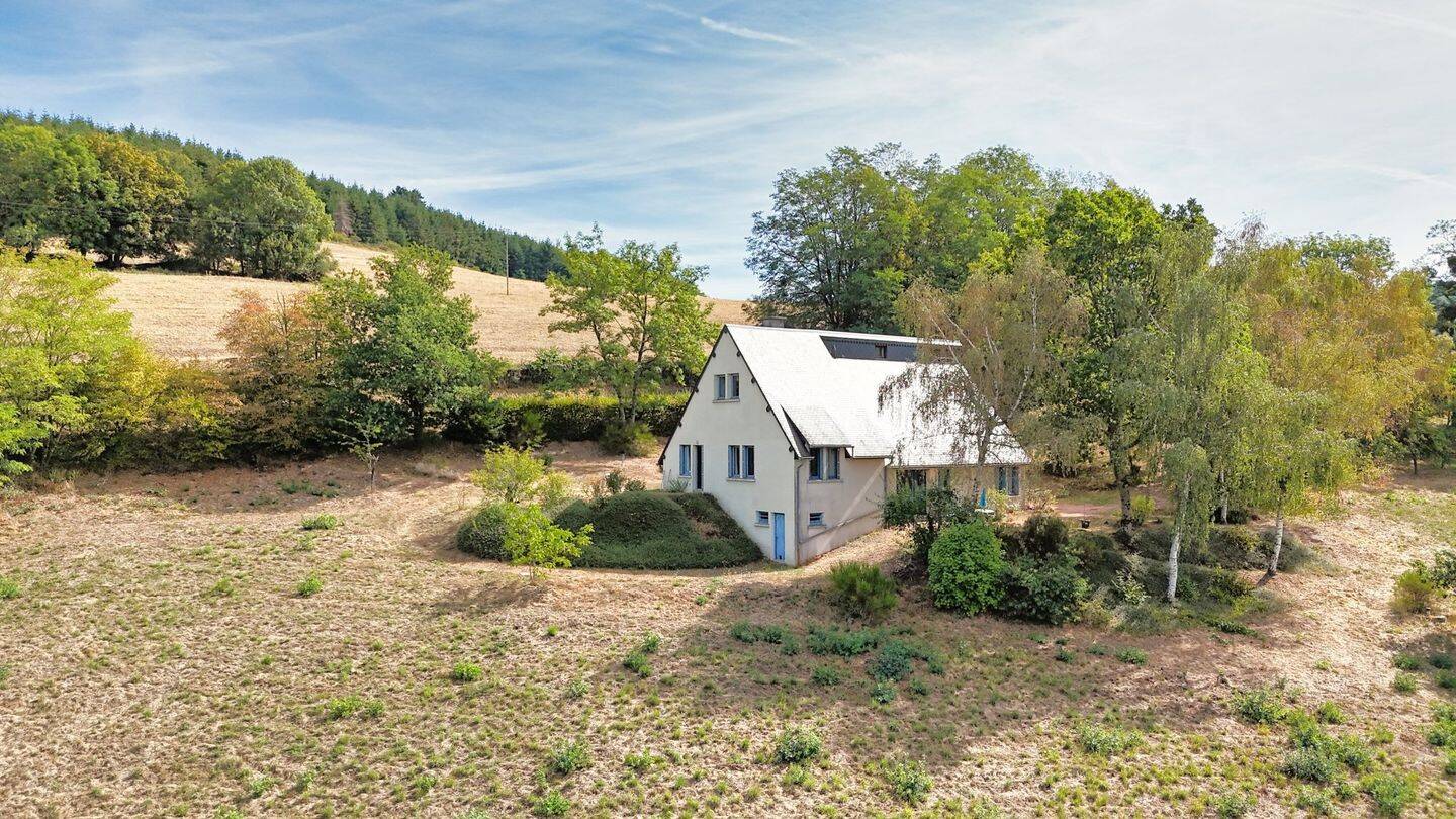 Maison 7 pièces 180 m² · à Cussy-en-Morvan · 180 m² · 195 000 €