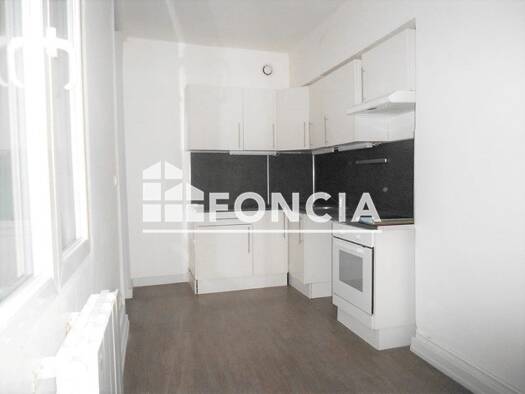 Appartement à louer 425 € 1 pièce 30,3 m² 1er étage dès le 07/04/2026 Centre Ville-Fenet-Petit Puy Saumur 49400