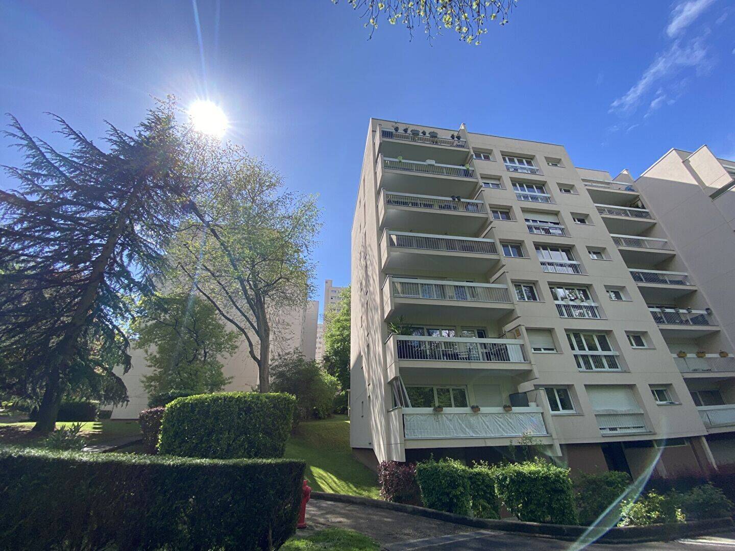 Appartement 2 pièces 44 m² · à Évry-Courcouronnes · 43,8 m² · 130 000 €