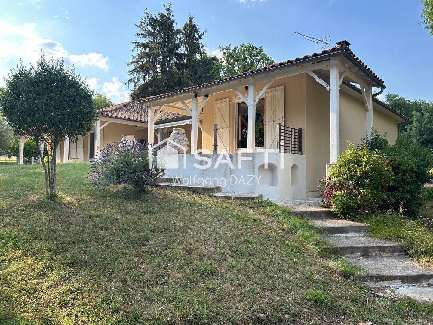 Maison 9 pièces 245 m² · à Beaumont Saint-Cyr · 245 m² · 388 500 €