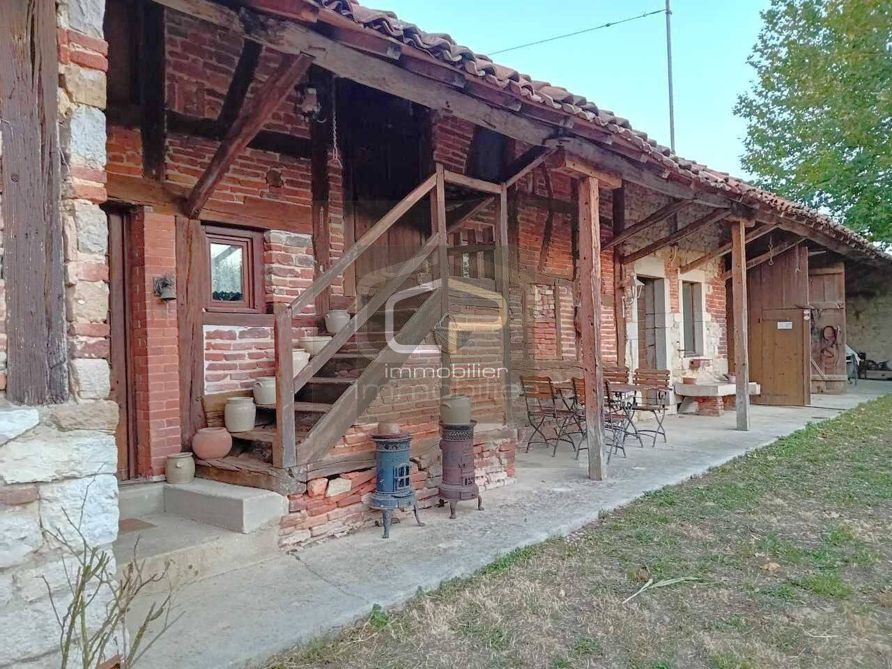 Maison 9 pièces 203 m² · à Le Miroir · 203 m² · 340 000 €