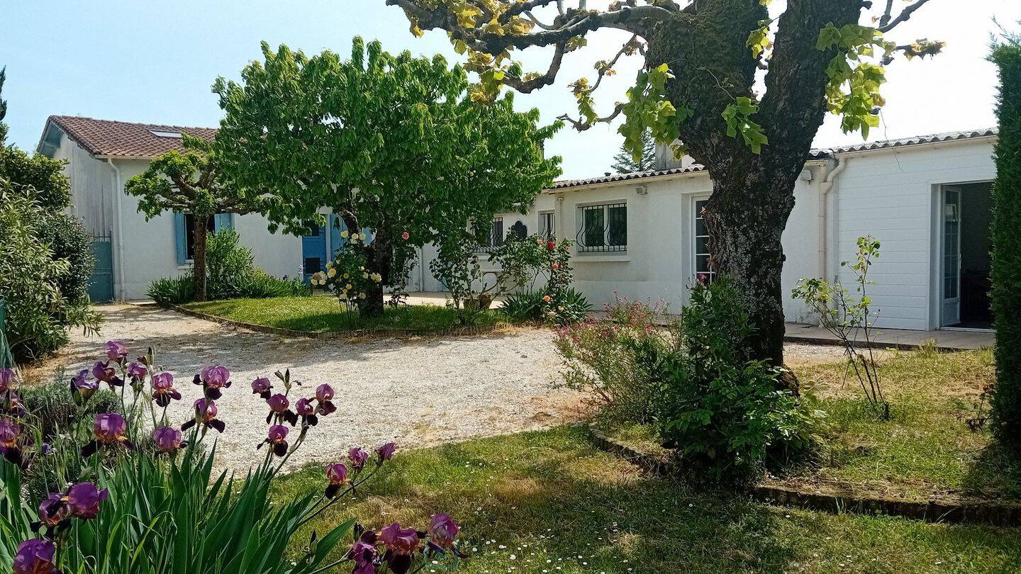Maison 9 pièces 212 m² · à Breuillet · 212 m² · 480 000 €
