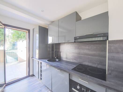 Appartement à louer 620 € 2 pièces 1 chambre 42 m² RDC/4 Penta-di-Casinca 20213