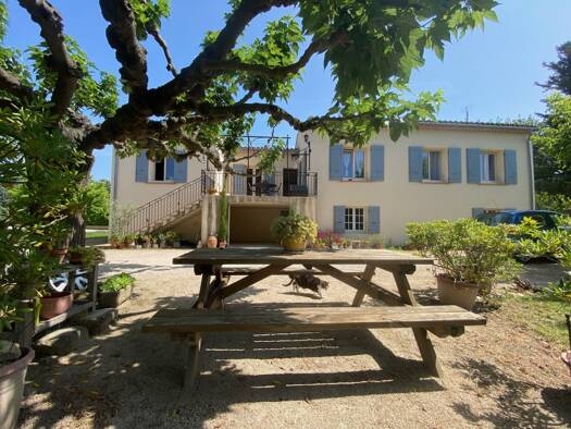 Maison de plain-pied à vendre 335 000 € 5 pièces 3 chambres 114 m² 1 450 m² de terrain Caderousse 84860