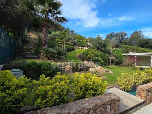 Villa à vendre 1 800 000 € 12 pièces 3 chambres 360 m² 2 800 m² de terrain Bastelicaccia 20129