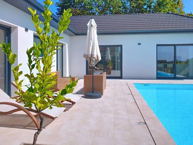 Maison à vendre 570 000 € 5 pièces 4 chambres 157 m² 741 m² de terrain Serres-Morlaàs 64160