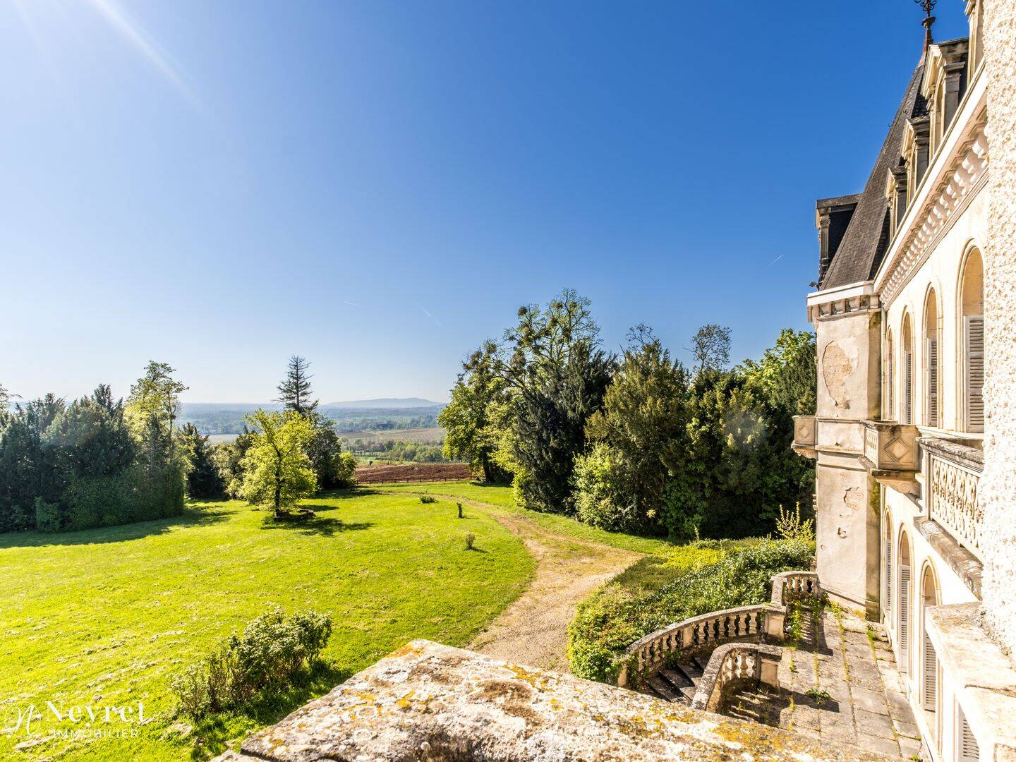Maison 15 pièces 700 m² · à Lyon 5ème Arrondissement · 700 m² · 2 100 000 €