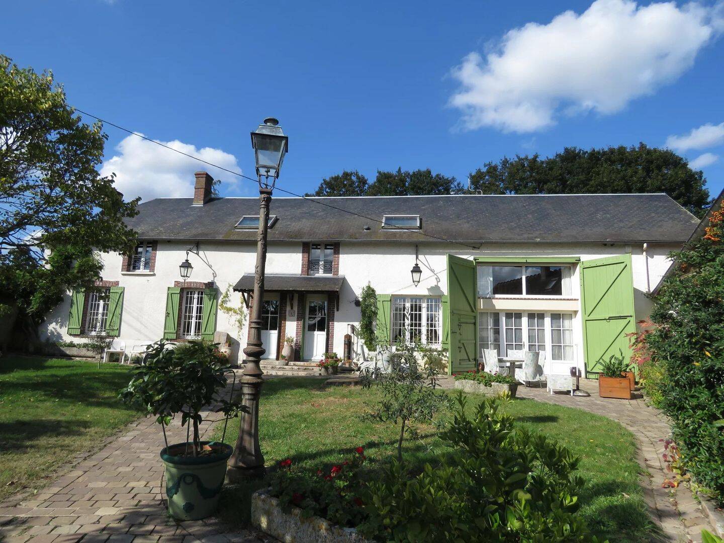 Maison 9 pièces 300 m² · à Rambouillet · 300 m² · 551 000 €