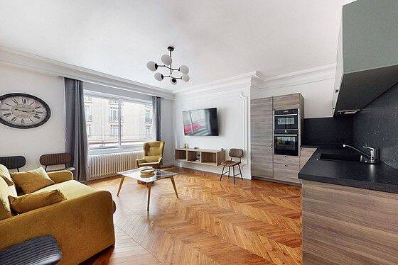 Appartement 3 pièces 70 m² · à Paris 16ème Arrondissement · 70 m² · 4 880 €/mois