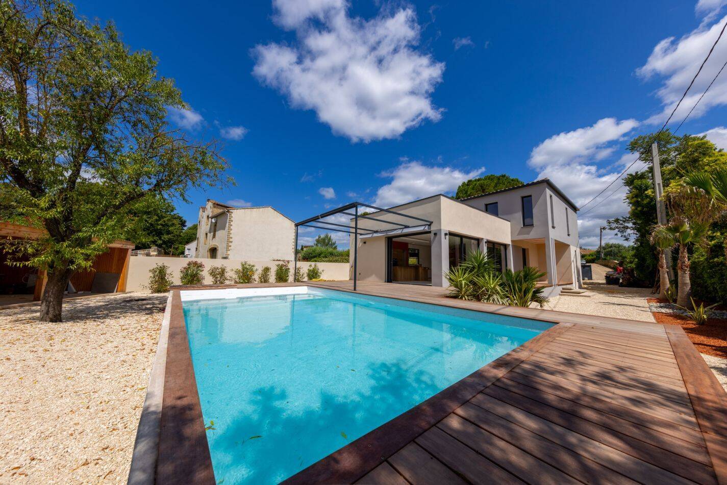Maison 6 pièces 168 m² · à Aigues-Vives · 168 m² · 2 600 €/mois