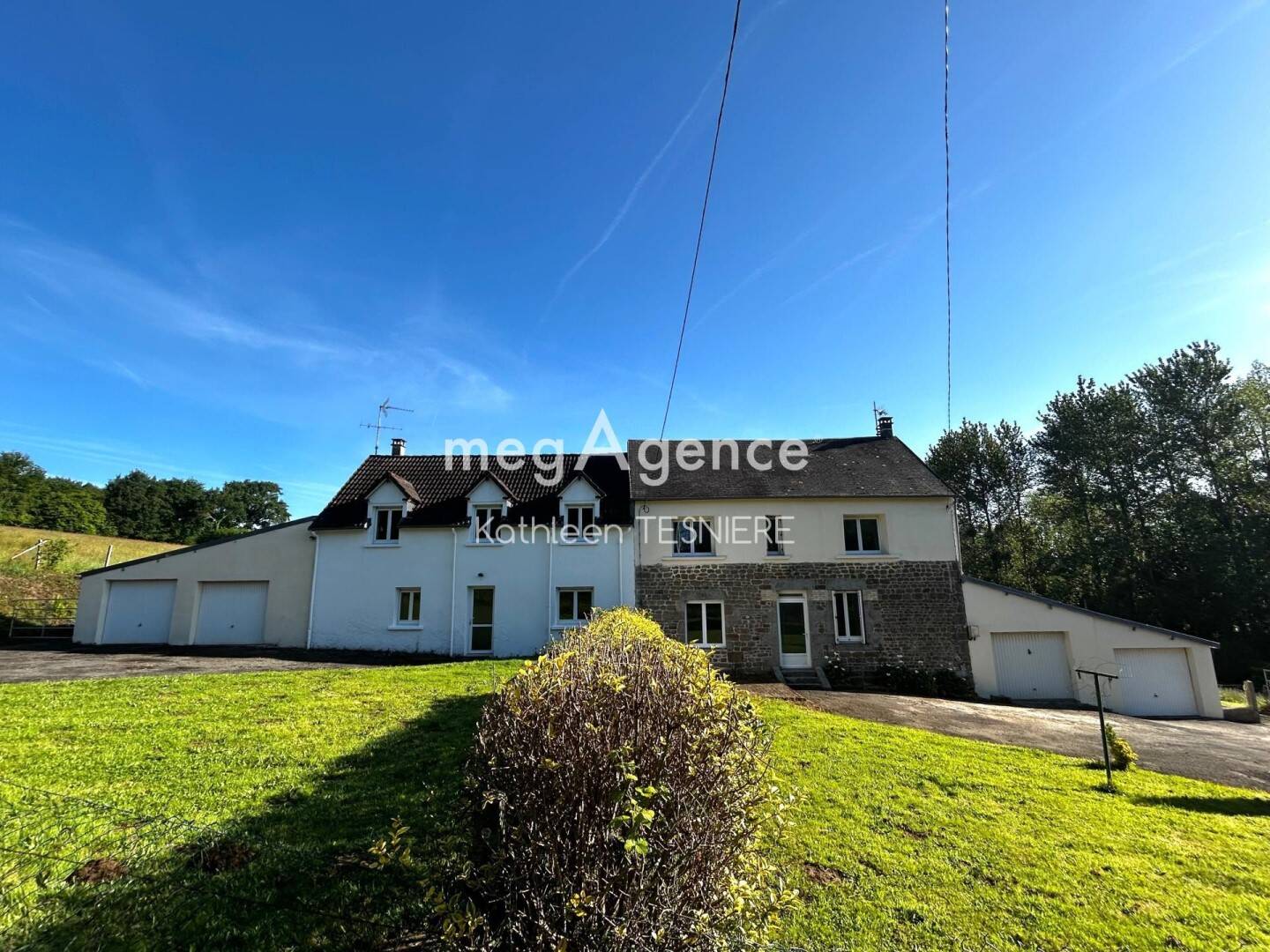 Maison 8 pièces 180 m² · à Sainte-Cécile · 180 m² · 262 500 €