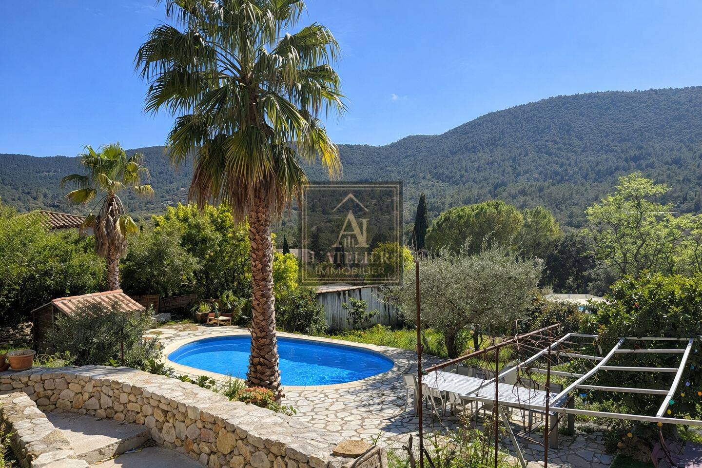 Maison 6 pièces 241 m² · à Solliès-Toucas · 241 m² · 699 000 €