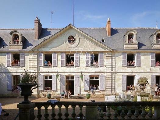 Château à vendre 2 490 000 € 21 pièces 16 chambres 600 m² 50 000 m² de terrain Est Fondettes 37230