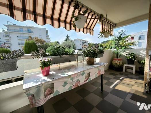 Appartement en viager occupé Bouquet 135 000 € 4 pièces 3 chambres 76,8 m² 1er étage Cagnes-sur-Mer 06800