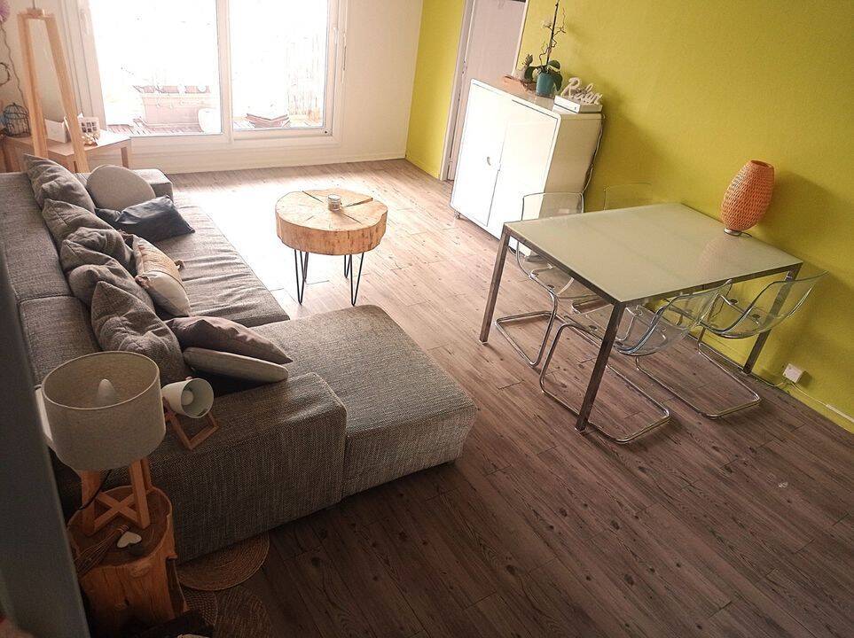Appartement 4 pièces 66 m² · à Vaulx-en-Velin · 66 m² · 1 150 €