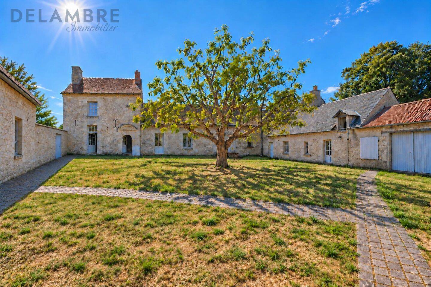 Maison 6 pièces 195 m² · à Verneuil-le-Château · 195 m² · 294 000 €
