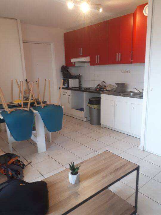 Appartement 3 pièces 49 m² · à Vénissieux · 49 m² · 1 060 €