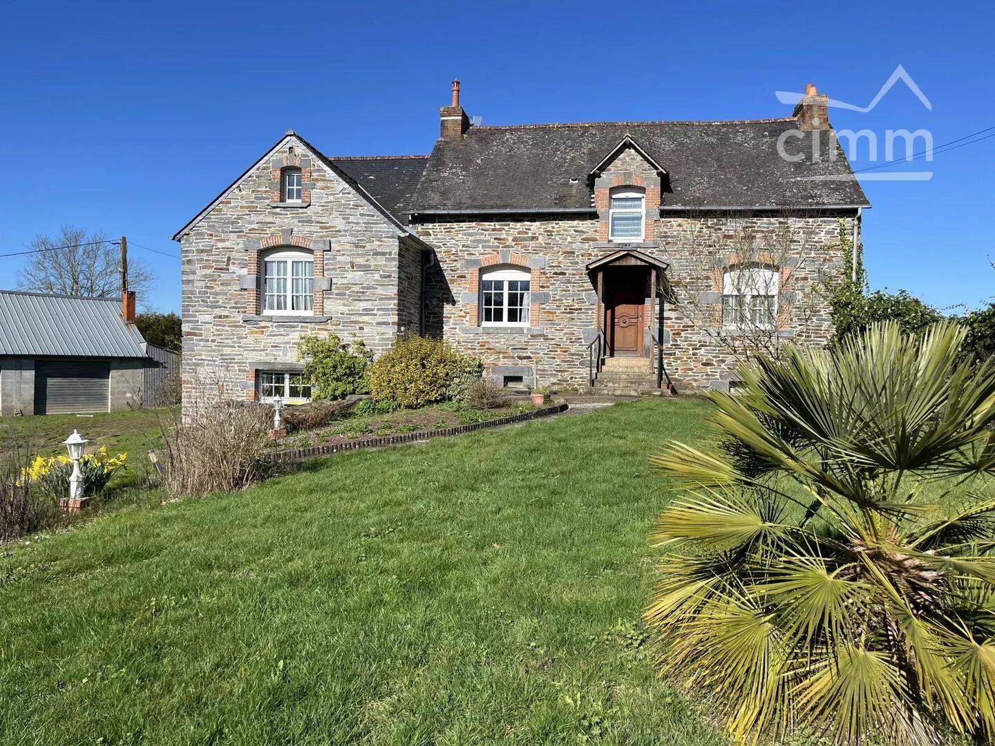 Maison 5 pièces 133 m² · à Sixt-sur-Aff · 133 m² · 211 000 €