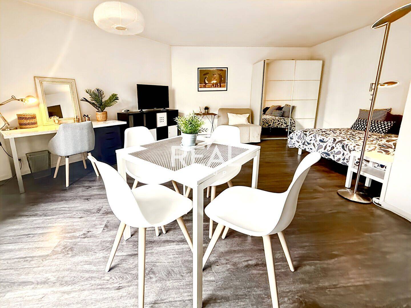 Appartement 1 pièce 39 m² · à Bordeaux · 38,9 m² · 890 €