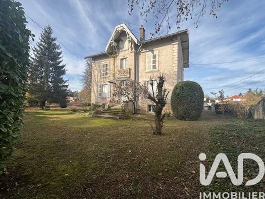 Maison à vendre 248 000 € 7 pièces 6 chambres 201 m² 2 050 m² de terrain Châtel-sur-Moselle 88330