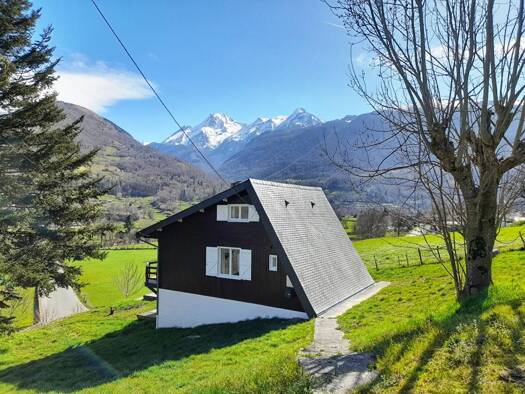 Chalet à vendre 249 500 € 4 pièces 3 chambres 71 m² 2 330 m² de terrain Laruns 64440