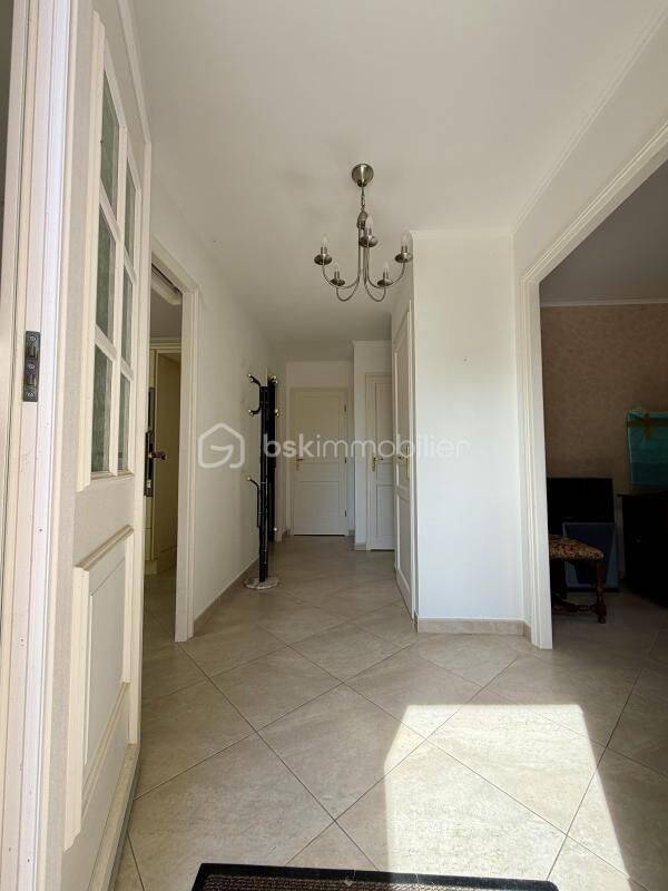 Maison 6 pièces 112 m² · à Laroche-Saint-Cydroine · 112 m² · 160 000 €
