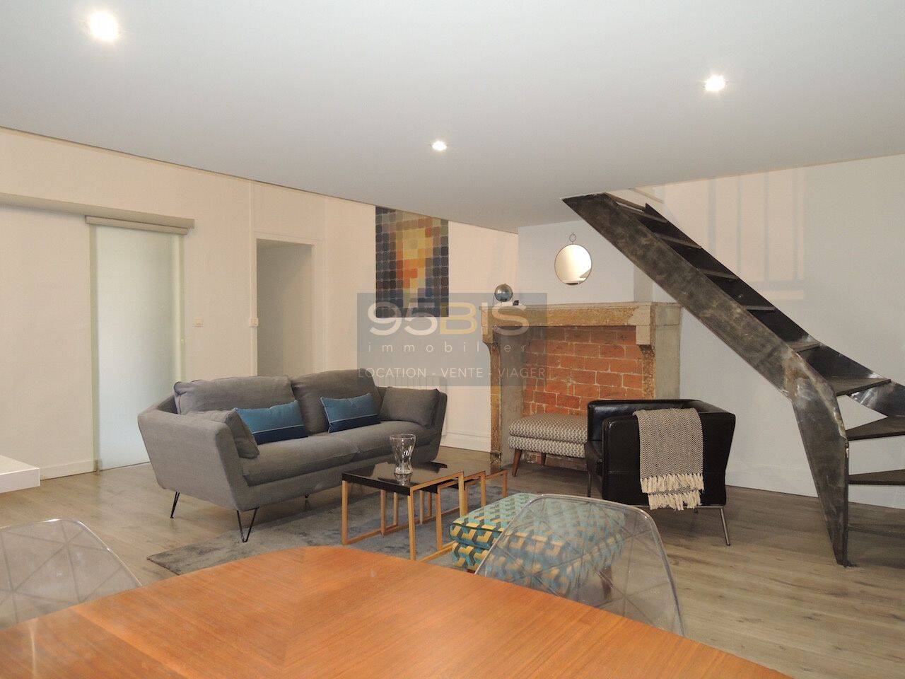 Appartement 1 pièce 54 m² · à Lyon 6ème Arrondissement · 54 m² · 990 €