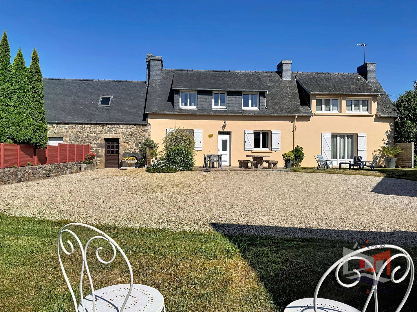 Maison 10 pièces 218 m² · à Pleumeur-Bodou · 218 m² · 549 120 €