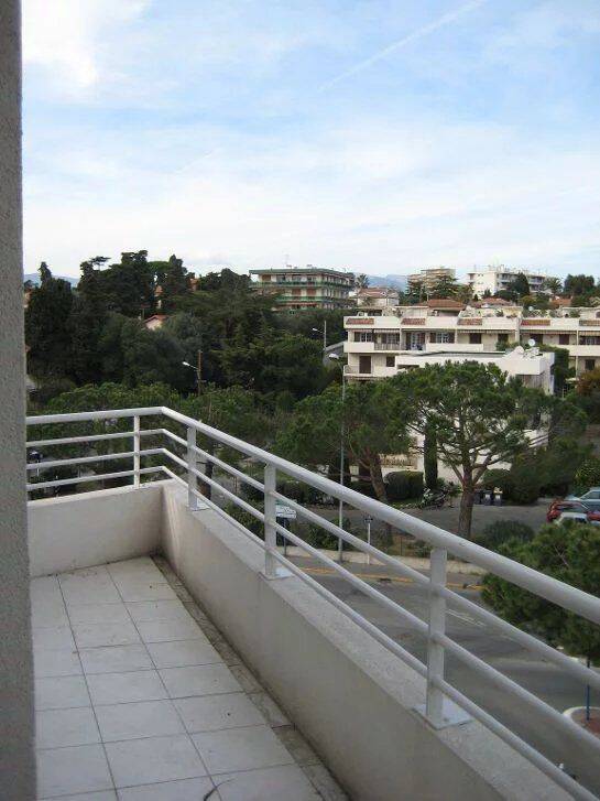 Appartement 2 pièces 45 m² · à Antibes · 45 m² · 950 €