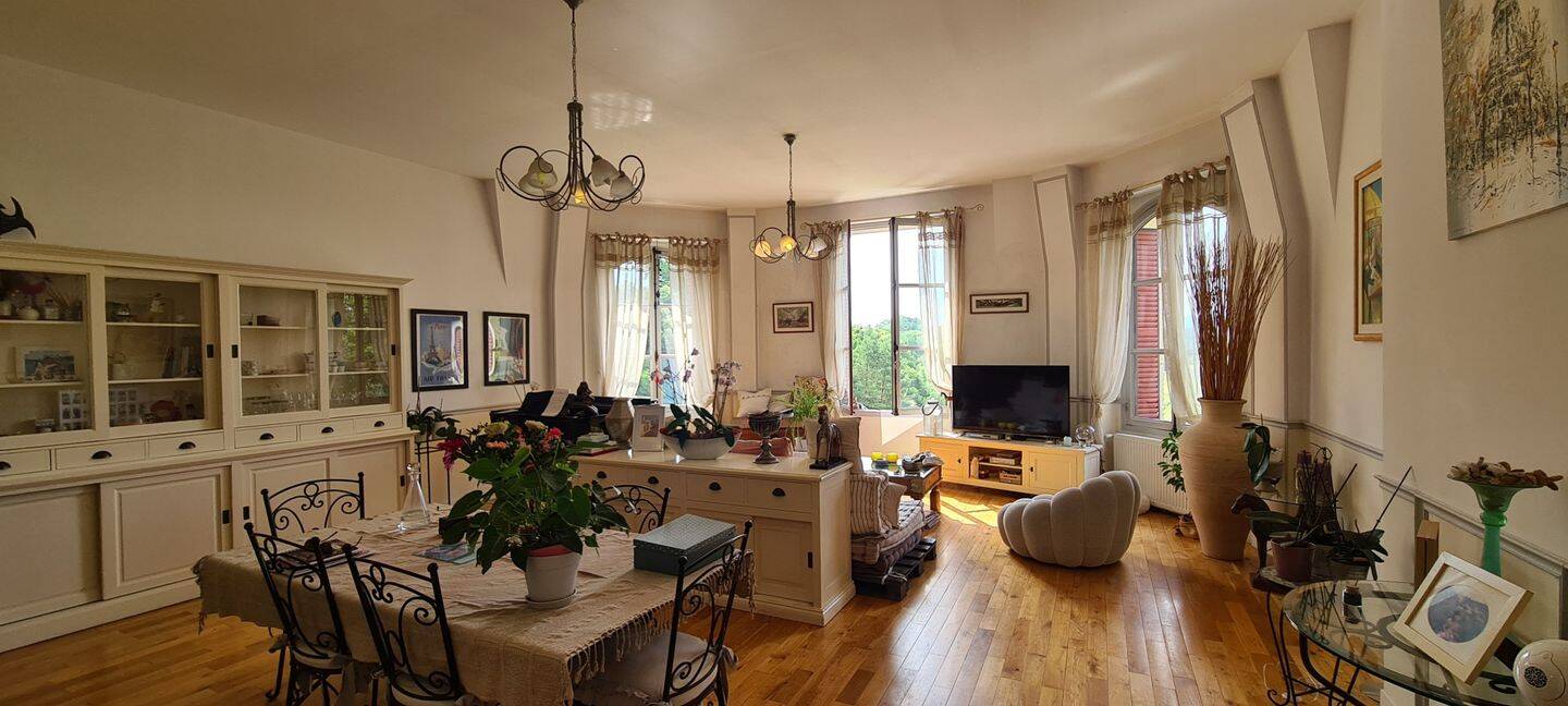 Appartement 5 pièces 135 m² · à Senlis · 135 m² · 429 000 €