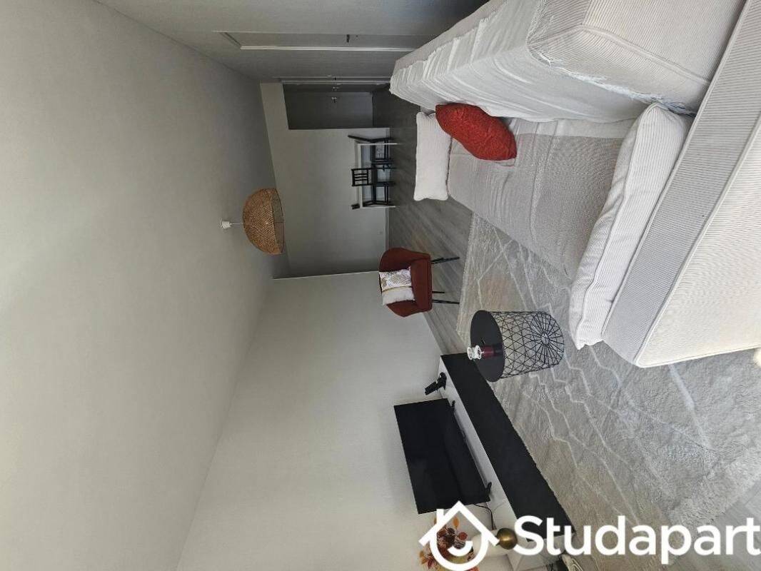 1 pièce 10 m² · à Le Petit-Quevilly · 10 m² · 430 €