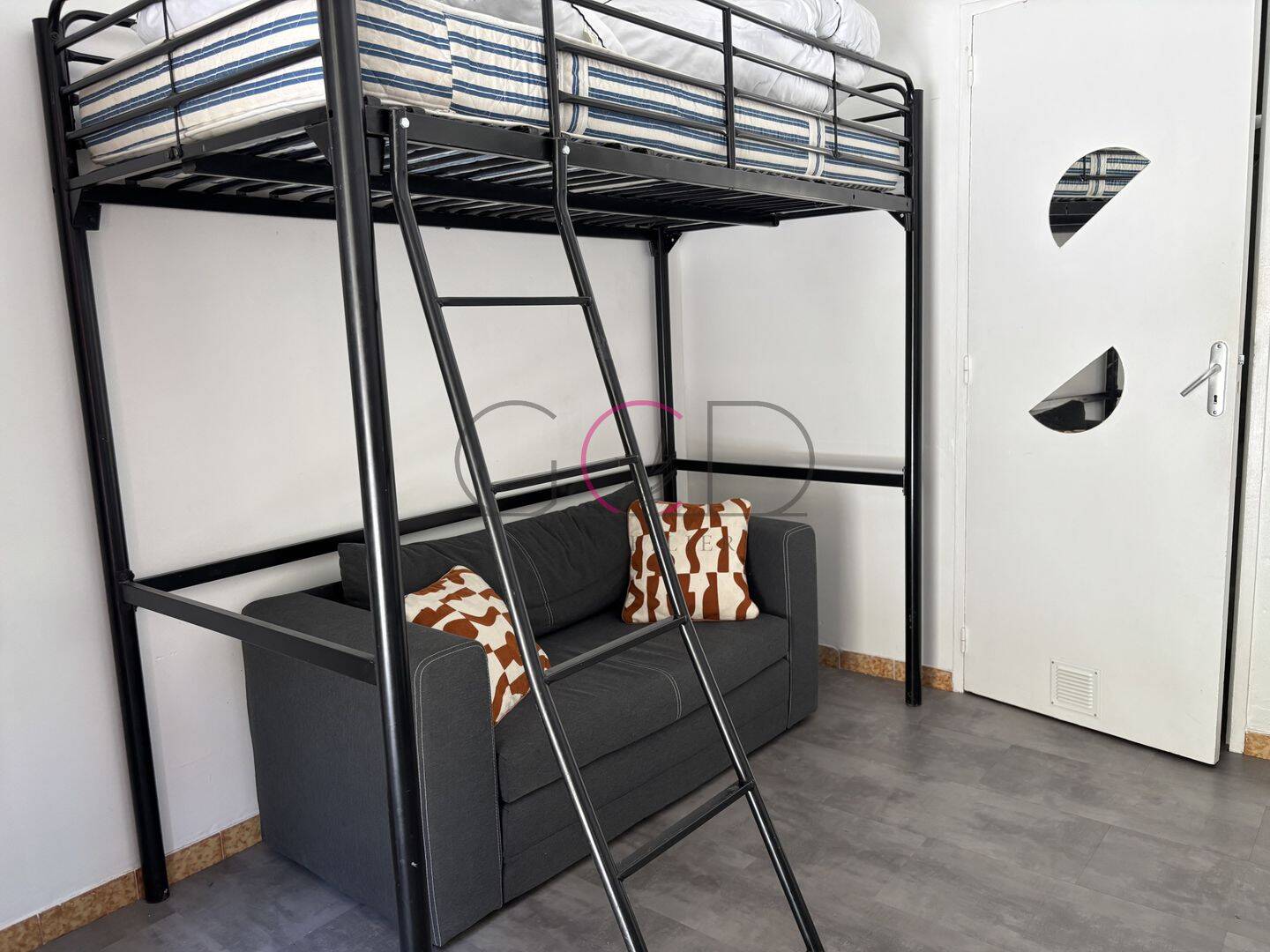 Appartement 1 pièce 13 m² · à Aix-en-Provence · 13 m² · 455 €