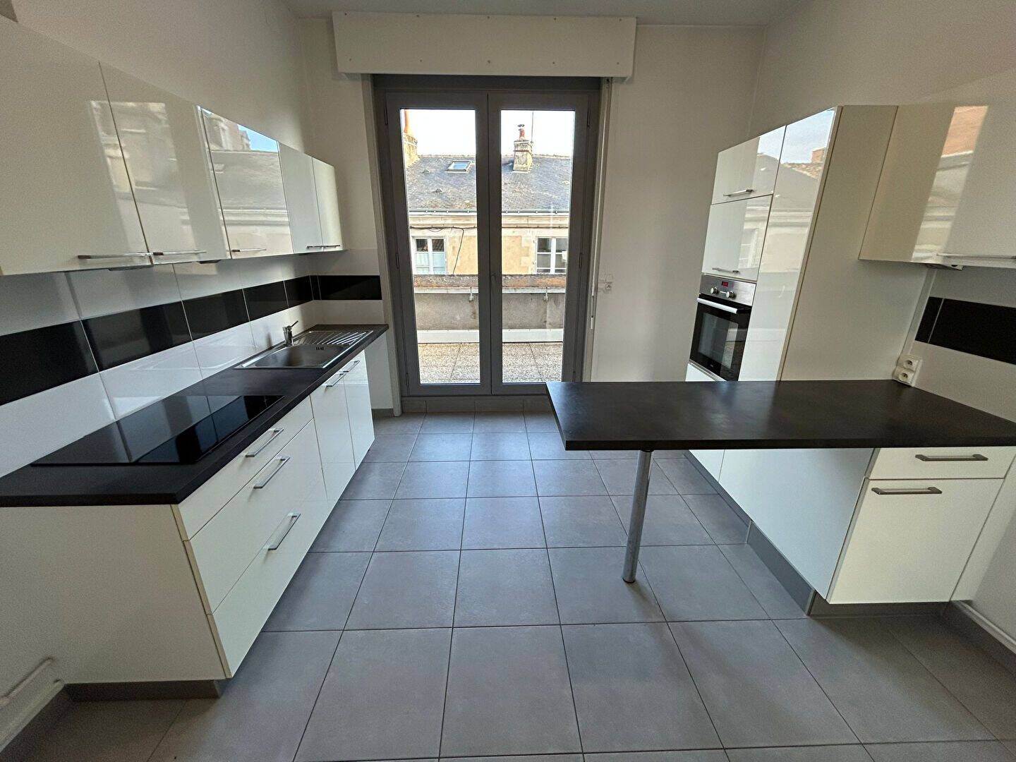 Appartement 4 pièces 134 m² · à Poitiers · 134,3 m² · 1 530 €/mois