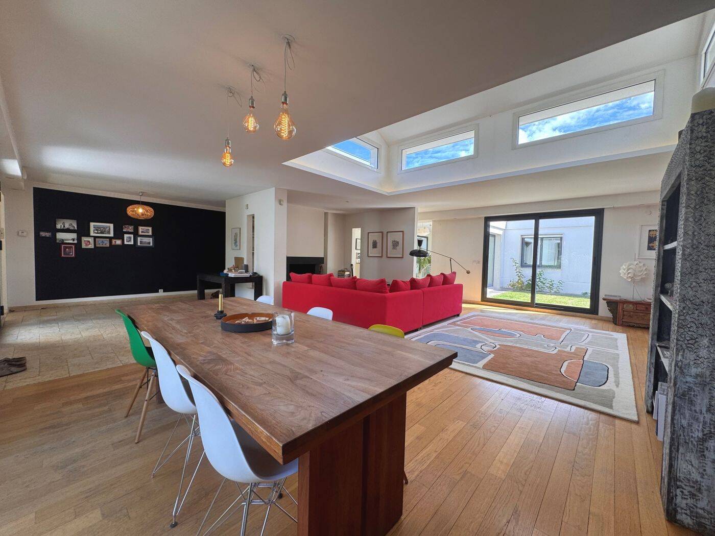 Maison 9 pièces 385 m² · à Noisy-le-Grand · 384,7 m² · 4 500 €