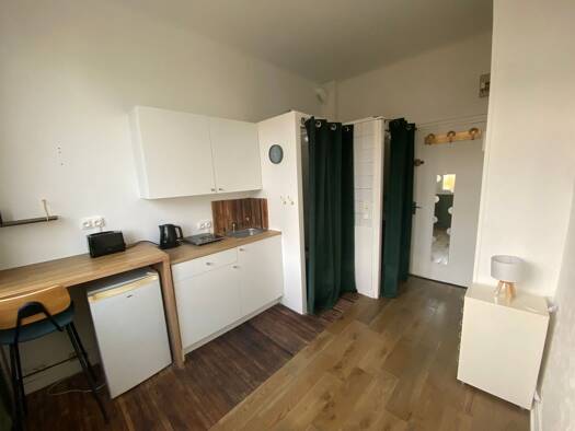 Appartement à louer 400 € 1 pièce 11 m² Étage 3/6 disponible dès maintenant Saint Alyre Clermont-Ferrand 63000