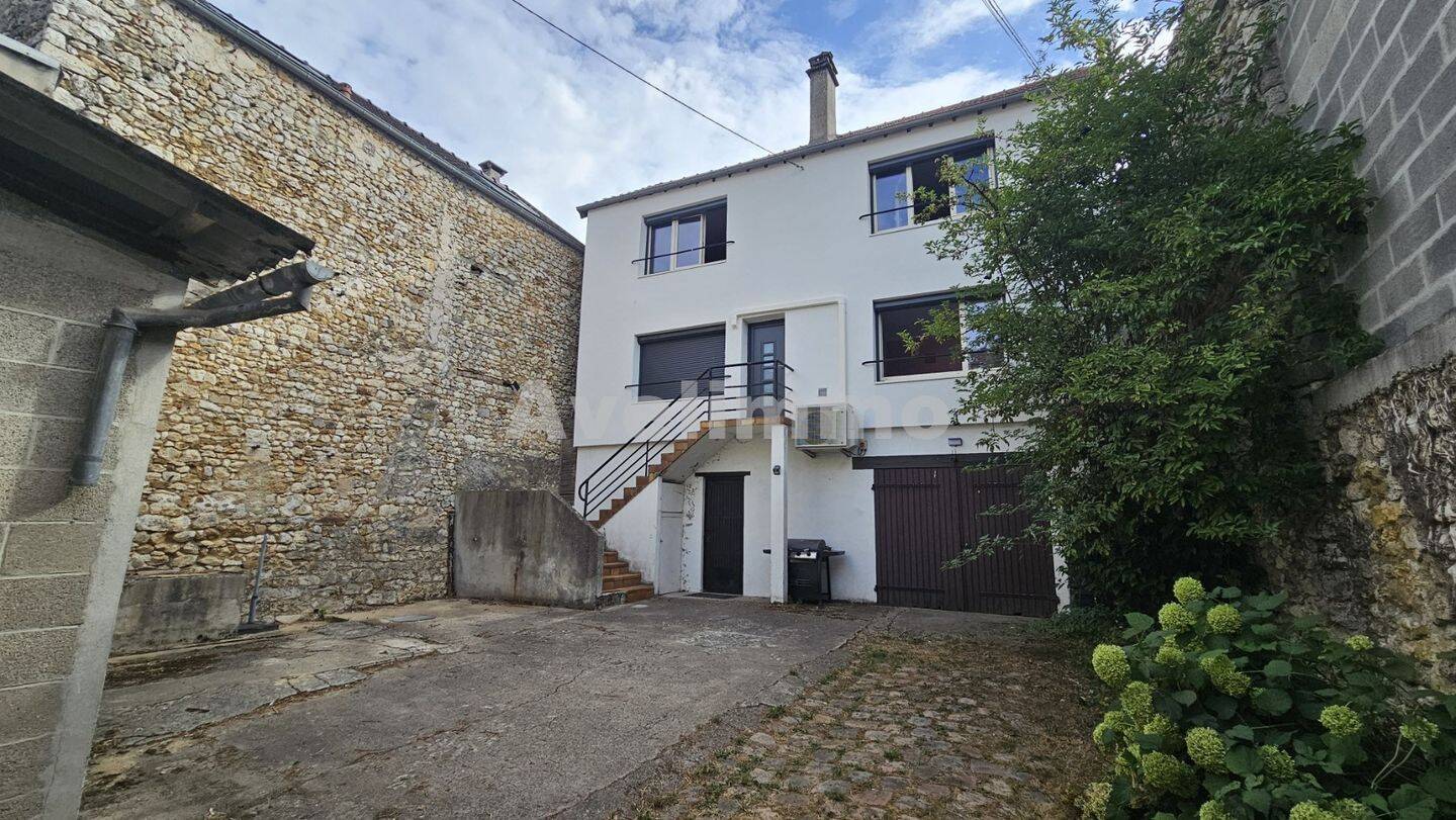 Maison 7 pièces 143 m² · à Septeuil · 143 m² · 278 000 €