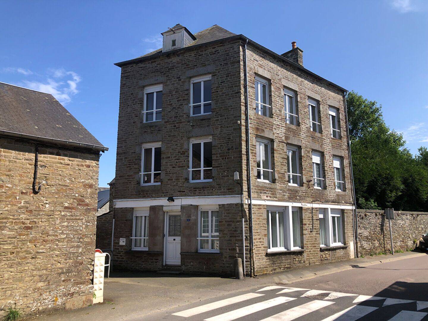 Maison 4 pièces 121 m² · à Condé-en-Normandie · 121,4 m² · 97 000 €
