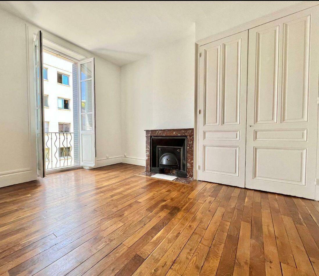 Appartement 2 pièces 63 m² · à Lyon 7ème Arrondissement · 63 m² · 1 045 €