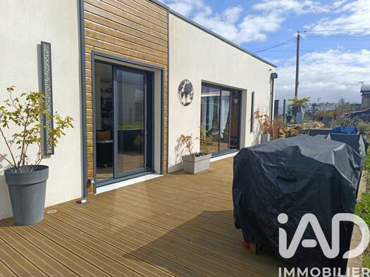 Maison de plain-pied à vendre 323 000 € 4 pièces 3 chambres 93,7 m² 588 m² de terrain Cinq-Mars-la-Pile 37130