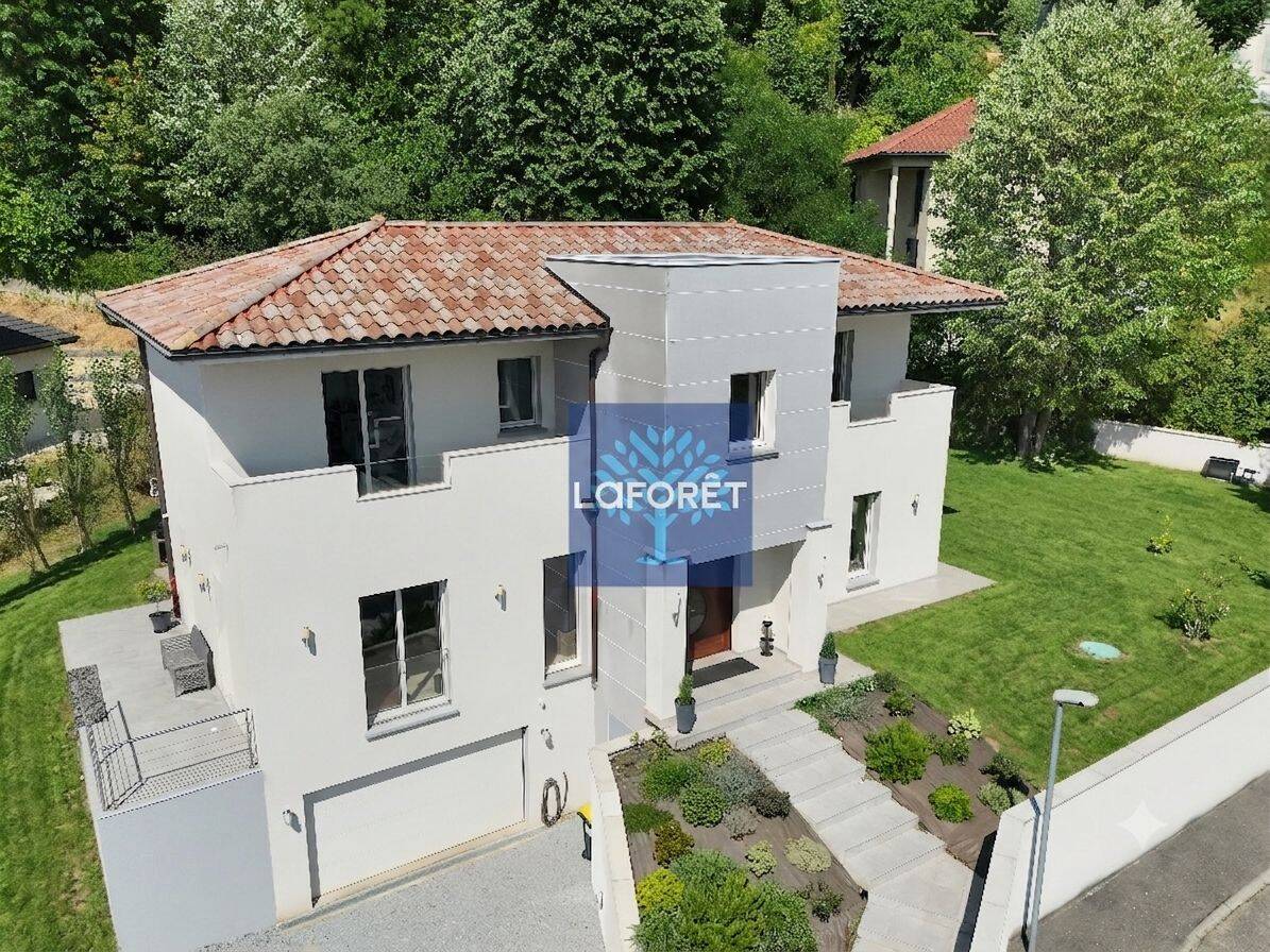 Maison 6 pièces 201 m² · à Vernaison · 201 m² · 1 100 000 €