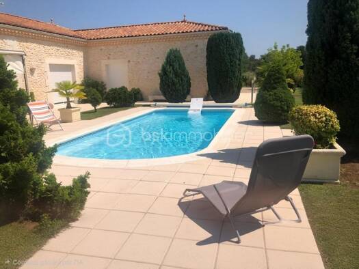 Maison de plain-pied à vendre 474 000 € 5 pièces 3 chambres 180 m² 1 132 m² de terrain Neuvic 24190